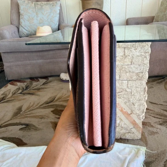 Louis Vuitton Sarah Wallet - Picture 3 of 8